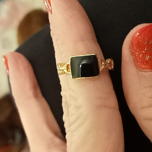 black enamel goldtone ring - Picture 3 of 4
